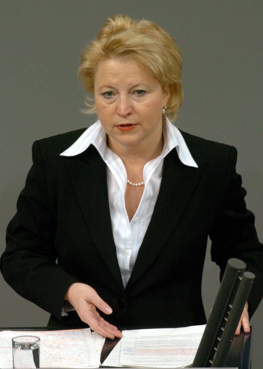 Pieper, Cornelia Cornelia Pieper, FDP, Bundestagsabgeordnete, Abgeordnete, Mitglied des Deutschen Bundestages, MdB, Rede, Deutscher Bundestag, 76. Sitzung, TOP 4, ZP 2, Thema: Forschungsrahmenprogramm der EU, Redner 2.; Rednerpult.