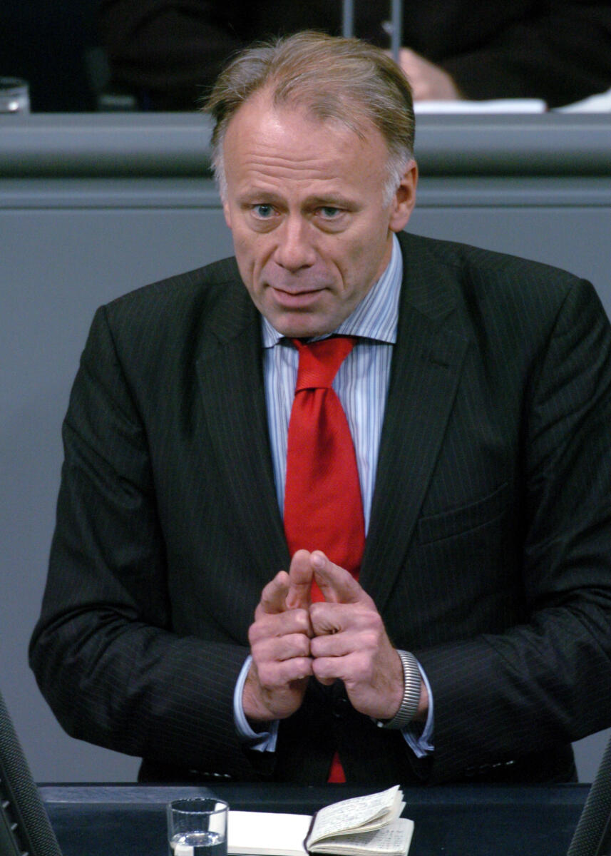 Trittin, Jürgen Jürgen Trittin, Bündnis 90/Die Grünen, Bundestagsabgeordneter, Abgeordneter, Mitglied des Deutschen Bundestages, MdB, Rede, Deutscher Bundestag, 73. Sitzung, TOP 4, Thema: EU-Ratspräsidentschaft und Vorlagen, Redner 10.; Rednerpult.