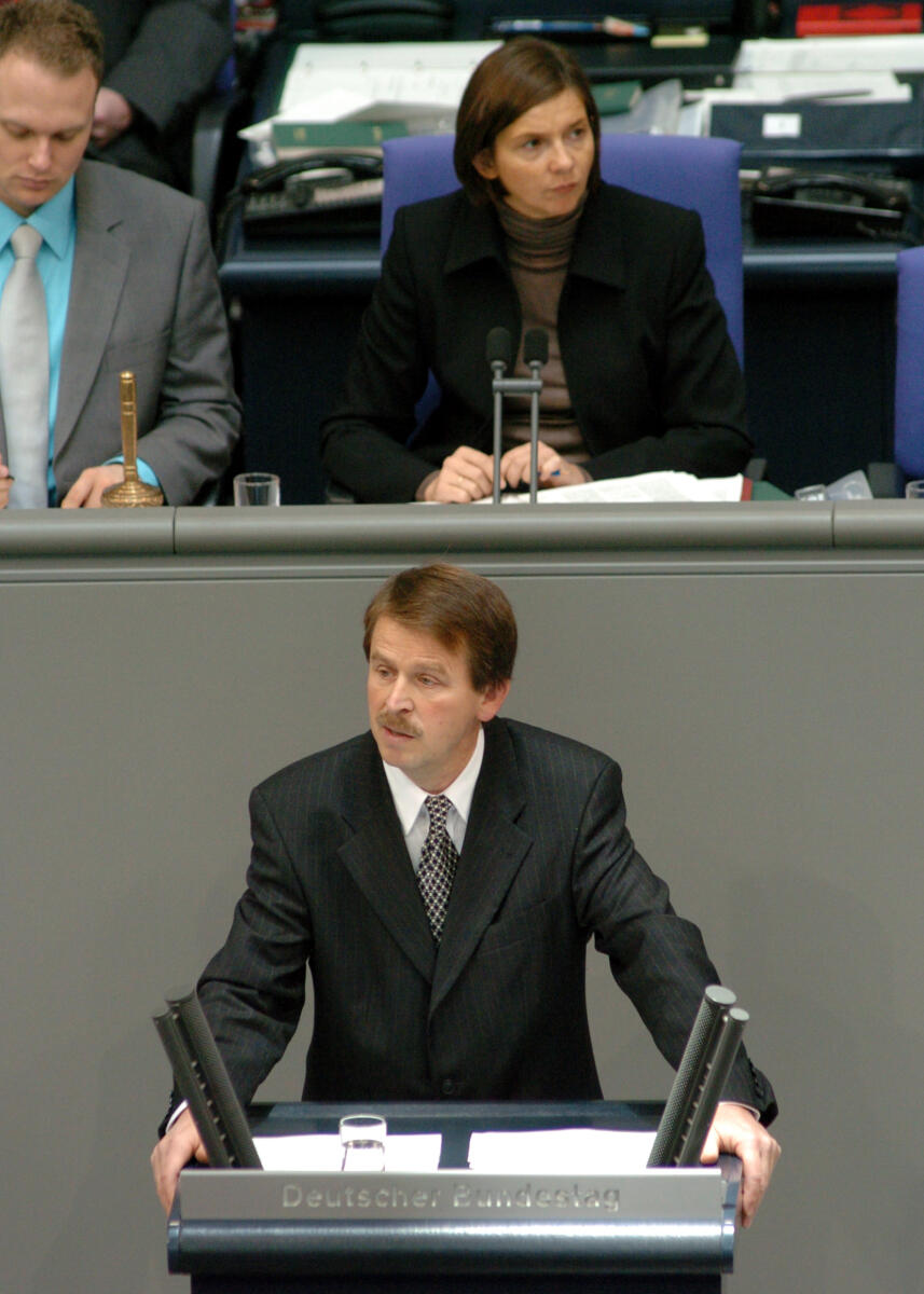 Botz, Gerhard; Göring-Eckardt, Katrin Dr. Gerhard Botz, SPD, MdB, Rede, Deutscher Bundestag, 57.Sitzung, TOP 04, Thema: Agrarpolitik, Vorsitz: Bundestagsvizepräsidentin Katrin Göring-Eckardt, Bündnis 90/Die Grünen.; Bundestagsabgeordneter, Abgeordneter, Rednerpult