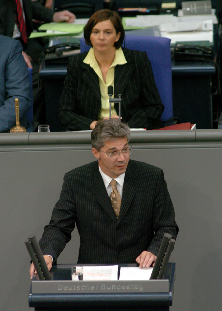 Ralf Göbel, CDU/CSU, Rede, Deutscher Bundestag, 54.Sitzung, TOP 04, Thema: Regierungserklärung "Deutsche Inslamkonferenz"; Vorsitz: Bundestagsvizepräsidentin Katrin Göring-Eckardt, Bündnis 90/Die Grünen. Rednerpult Göbel, Ralf; Göring-Eckardt, Katrin Ralf Göbel, CDU/CSU, Rede, Deutscher Bundestag, 54.Sitzung, TOP 04, Thema: Regierungserklärung "Deutsche Inslamkonferenz"; Vorsitz: Bundestagsvizepräsidentin Katrin Göring-Eckardt, Bündnis 90/Die Grünen. Rednerpult