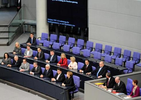 Steinmeier, Frank-Walter; Maizière, Thomas de; Dobrindt, Alexander; Schäuble, Wolfgang; Nahles, Andrea; Leyen, Ursula von der; Schwesig, Manuela; Gröhe, Hermann; Maas, Heiko; Hendricks, Barbara; Wanka, Johanna; Merkel, Angela; Gabriel, Sigmar; Altmaier, Peter; Friedrich, Hans-Peter; Lammert, Norbert 