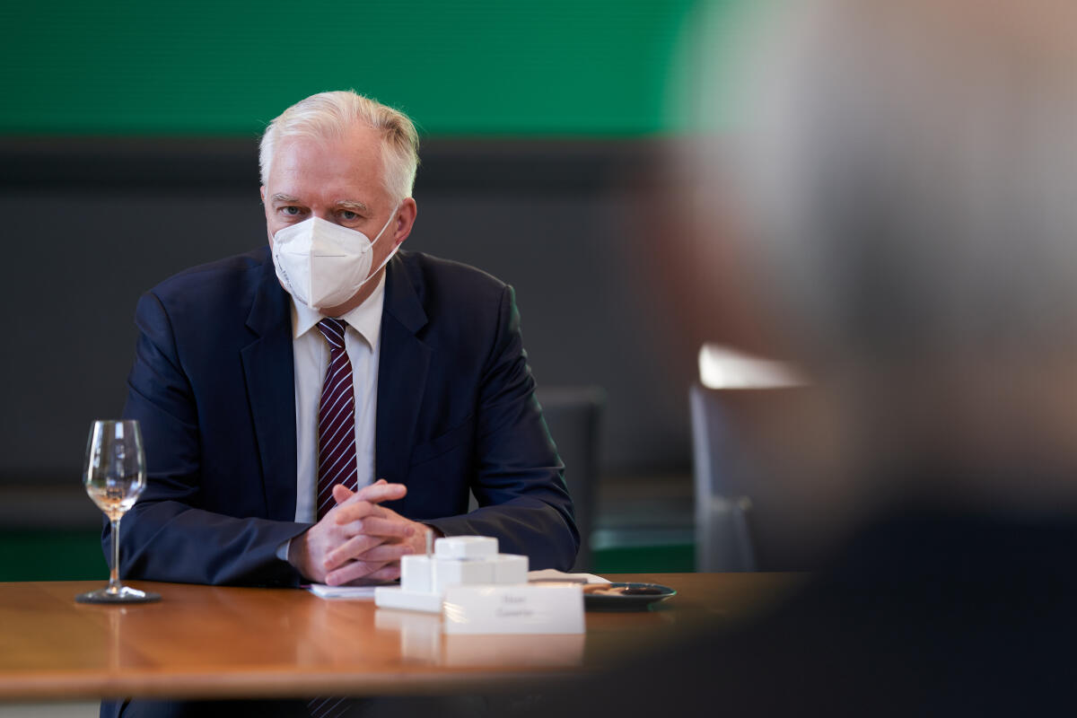 Bundestagspräsident Wolfgang Schäuble, CDU/CSU, MdB, empfängt den polnischen Vize-Ministerpräsidenten Jaroslaw Gowin (im Bild) zu einem Gespräch. Bundestagspräsident Wolfgang Schäuble, CDU/CSU, MdB, empfängt den polnischen Vize-Ministerpräsidenten Jaroslaw Gowin (im Bild) zu einem Gespräch.