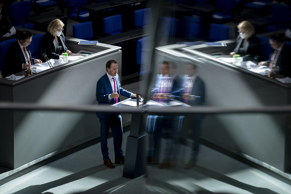 Natterer, Christian Christian Natterer, CDU/CSU, MdB, spricht zu TOP 9 (Arbeitsprogramm 2021 der EU Kommission) während der 212. Sitzung des Deutschen Bundestages.
