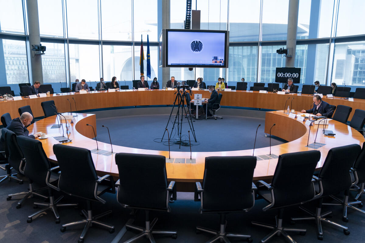 Außenminister der Republik Serbien, Nikola Selaković, zu Gast im Ausschuss für die Angelegenheiten der Europäischen Union - Blick in den Sitzungssaal. Außenminister der Republik Serbien, Nikola Selaković, zu Gast im Ausschuss für die Angelegenheiten der Europäischen Union - Blick in den Sitzungssaal.