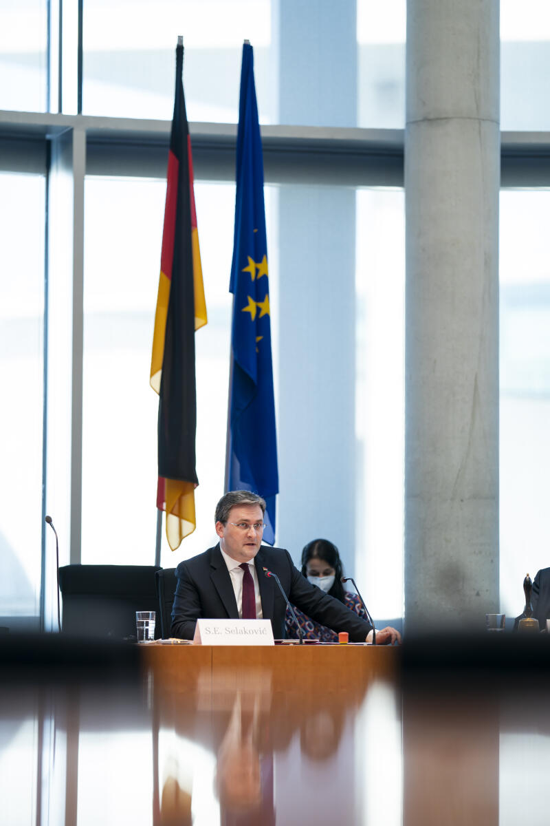 Außenminister der Republik Serbien, Nikola Selaković, zu Gast im Ausschuss für die Angelegenheiten der Europäischen Union. Außenminister der Republik Serbien, Nikola Selaković, zu Gast im Ausschuss für die Angelegenheiten der Europäischen Union.