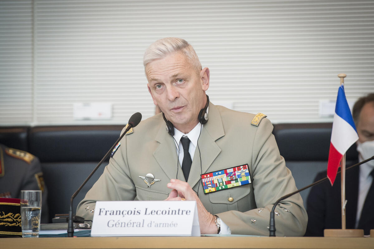 Gespräch des Ausschusses mit dem Chef des Generalstabes Frankreichs, Géneral d'armée François Lecointre (im Bild). Gespräch des Ausschusses mit dem Chef des Generalstabes Frankreichs, Géneral d'armée François Lecointre (im Bild).