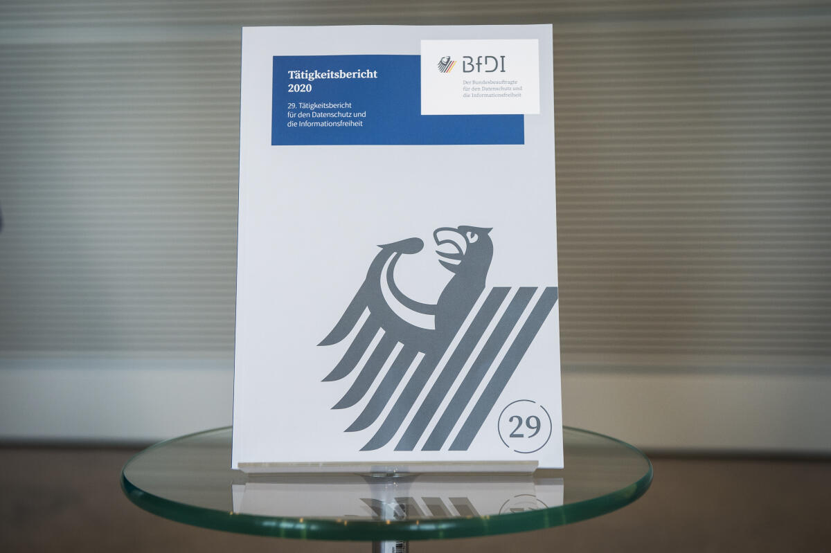 Übergabe des 29. Tätigkeitsberichts des Bundesbeauftragten für den Datenschutz und Informationsfreiheit, Prof. Ulrich Kelber - Bericht. Übergabe des 29. Tätigkeitsberichts des Bundesbeauftragten für den Datenschutz und Informationsfreiheit, Prof. Ulrich Kelber - Bericht.