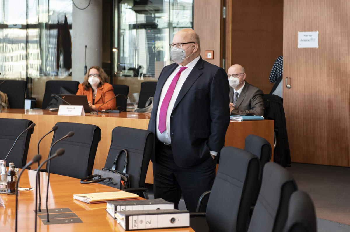 Bundeswirtschaftsminister Peter Altmaier, CDU/CSU, MdB, vor Beginn einer Befragung durch den 3. Untersuchungsausschuss "Wirecard". Altmaier, Peter Bundeswirtschaftsminister Peter Altmaier, CDU/CSU, MdB, vor Beginn einer Befragung durch den 3. Untersuchungsausschuss "Wirecard".