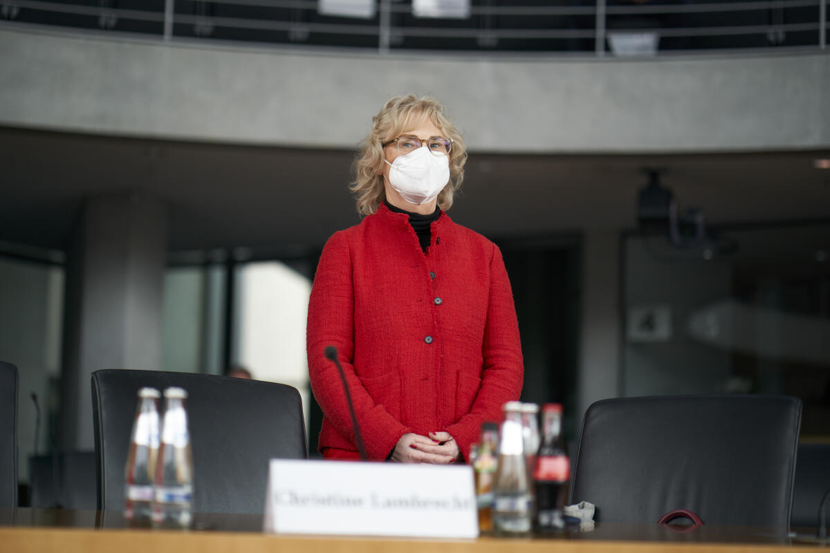 Bundesjustizministerin Christine Lambrecht, SPD, MdB, vor der Sitzung des 3. Untersuchungsausschusses „Wirecard“. Lambrecht, Christine Bundesjustizministerin Christine Lambrecht, SPD, MdB, vor der Sitzung des 3. Untersuchungsausschusses „Wirecard“.