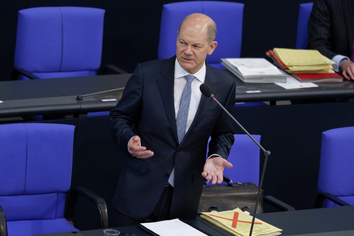 Scholz, Olaf Finanzminister Olaf Scholz (SPD) bei der Regierungsbefragung während der 229. Sitzung des Bundestages am Mittwoch, 19. Mai 2021.