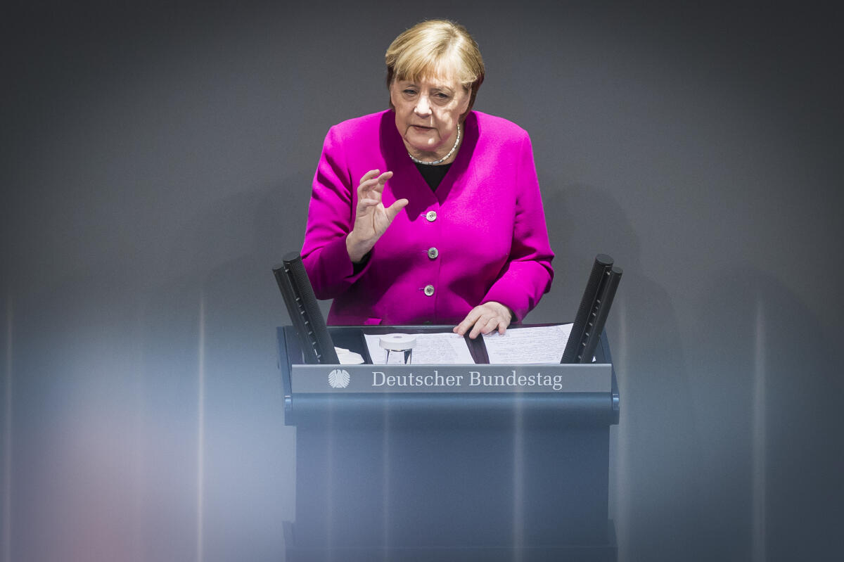 Bundeskanzlerin Dr. Angela Merkel (im Bild), CDU/CSU, MdB, bei ihrer Rede vor dem Plenum. Merkel, Angela Bundeskanzlerin Dr. Angela Merkel (im Bild), CDU/CSU, MdB, bei ihrer Rede vor dem Plenum.