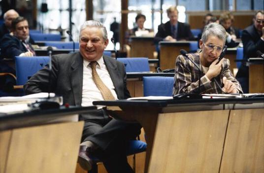 Albowitz, Ina; Waffenschmidt, Horst Liegenschaften in Bonn, Plenargebäude