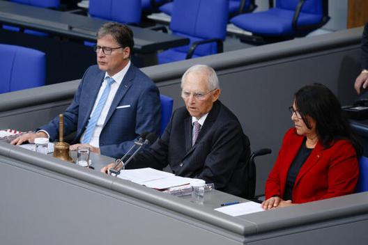 Schäuble, Wolfgang; Yüksel, Gülistan; Koeppen, Jens Reichstagsgebäude, Plenarsaal