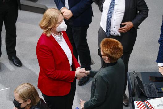 Bas, Bärbel; Pau, Petra Reichstagsgebäude, Plenarsaal