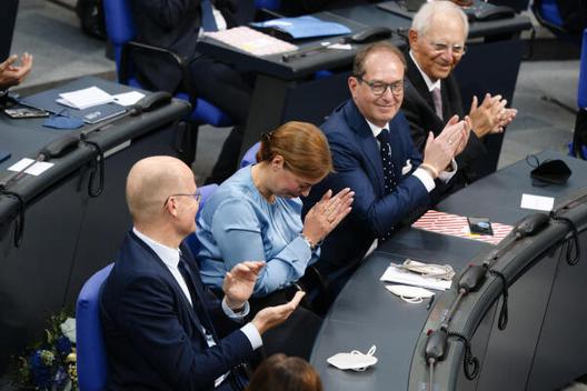 Magwas, Yvonne Reichstagsgebäude, Plenarsaal
