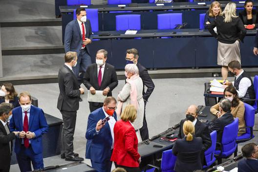 Lindner, Christian; Laschet, Armin; Roth, Claudia Reichstagsgebäude, Plenarsaal