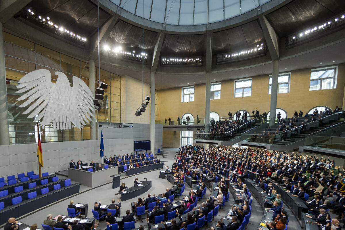 Konstituierende Sitzung des 20. Deutschen Bundestages im Plenarsaal im Reichstagsgebäude. Konstituierende Sitzung des 20. Deutschen Bundestages im Plenarsaal im Reichstagsgebäude.