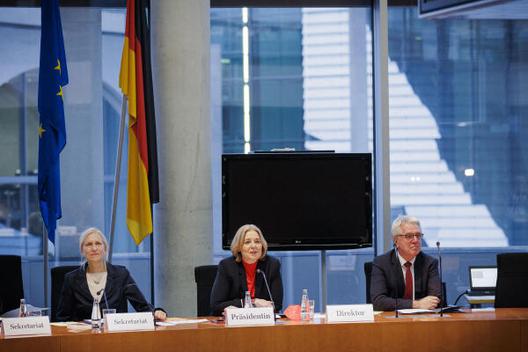 Bas, Bärbel; Müller, Lorenz; Hasenjäger, Beate Paul-Löbe-Haus, Sitzungssaal