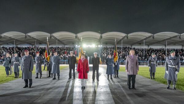  Reichstagsgebäude, Platz der Republik