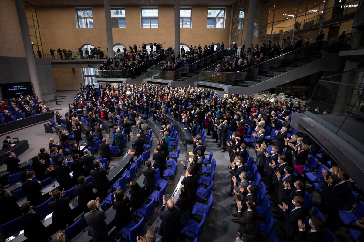  Wahl und Eidesleistung des Bundeskanzlers Olaf Scholz, SPD, MdB. Blick in den Plenarsaal.