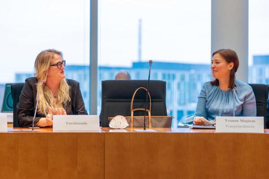 Magwas, Yvonne; Budde, Katrin Paul-Löbe-Haus, Sitzungssaal