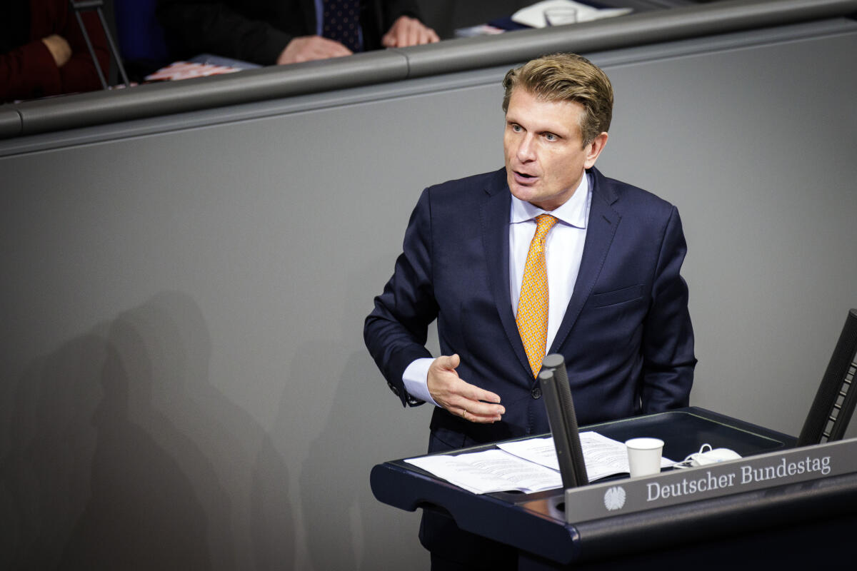 Thomas Bareiß, CDU/CSU, MdB, hält eine Rede zu TOP 2.23 "Digitales und Verkehr" im Plenum. Bareiß, Thomas Thomas Bareiß, CDU/CSU, MdB, hält eine Rede zu TOP 2.23 "Digitales und Verkehr" im Plenum.