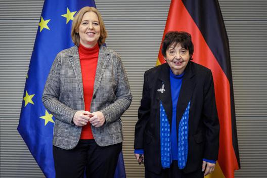 Bas, Bärbel; Auerbacher, Inge Reichstagsgebäude, Empfangsraum