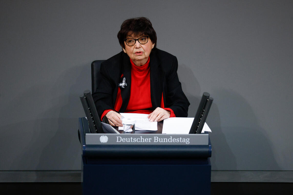 Gedenkstunde des Deutschen Bundestages zum Tag des Gedenkens an die Opfer des Nationalsozialismus: Dr. Inge Auerbacher (im Bild) hält die Gedenkrede. Auerbacher, Inge Gedenkstunde des Deutschen Bundestages zum Tag des Gedenkens an die Opfer des Nationalsozialismus: Dr. Inge Auerbacher (im Bild) hält die Gedenkrede.