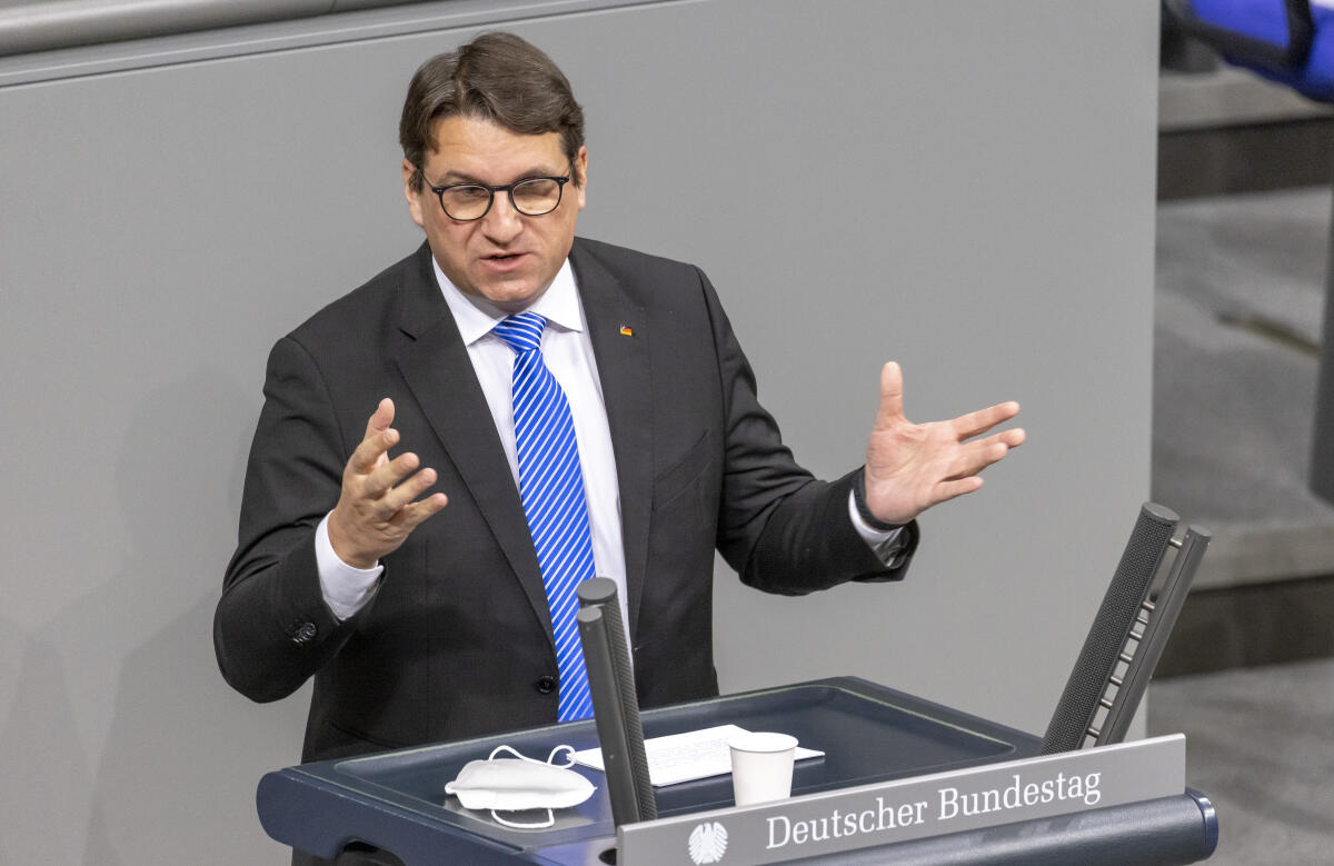 Dr. Oliver Vogt, CDU/CSU, MdB, hält eine Rede zu TOP ZP 2 „Landwirtschafts- und Ernährungspolitik im Aufbruch“. Vogt, Oliver Dr. Oliver Vogt, CDU/CSU, MdB, hält eine Rede zu TOP ZP 2 „Landwirtschafts- und Ernährungspolitik im Aufbruch“.