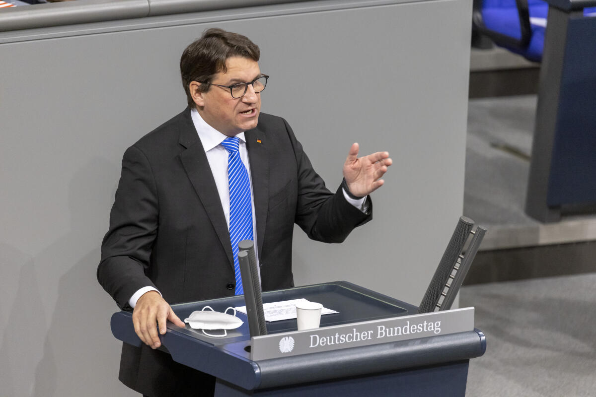 Dr. Oliver Vogt, CDU/CSU, MdB, hält eine Rede zu TOP ZP 2 „Landwirtschafts- und Ernährungspolitik im Aufbruch“. Vogt, Oliver Dr. Oliver Vogt, CDU/CSU, MdB, hält eine Rede zu TOP ZP 2 „Landwirtschafts- und Ernährungspolitik im Aufbruch“.