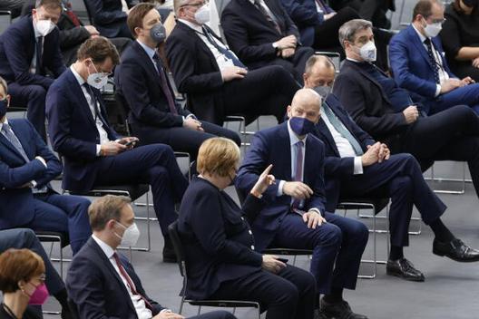 Lindner, Christian; Merkel, Angela; Söder, Markus; Merz, Friedrich; Dobrindt, Alexander; Brinkhaus, Ralph Paul-Löbe-Haus