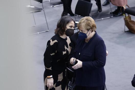 Merkel, Angela; Baerbock, Annalena Paul-Löbe-Haus