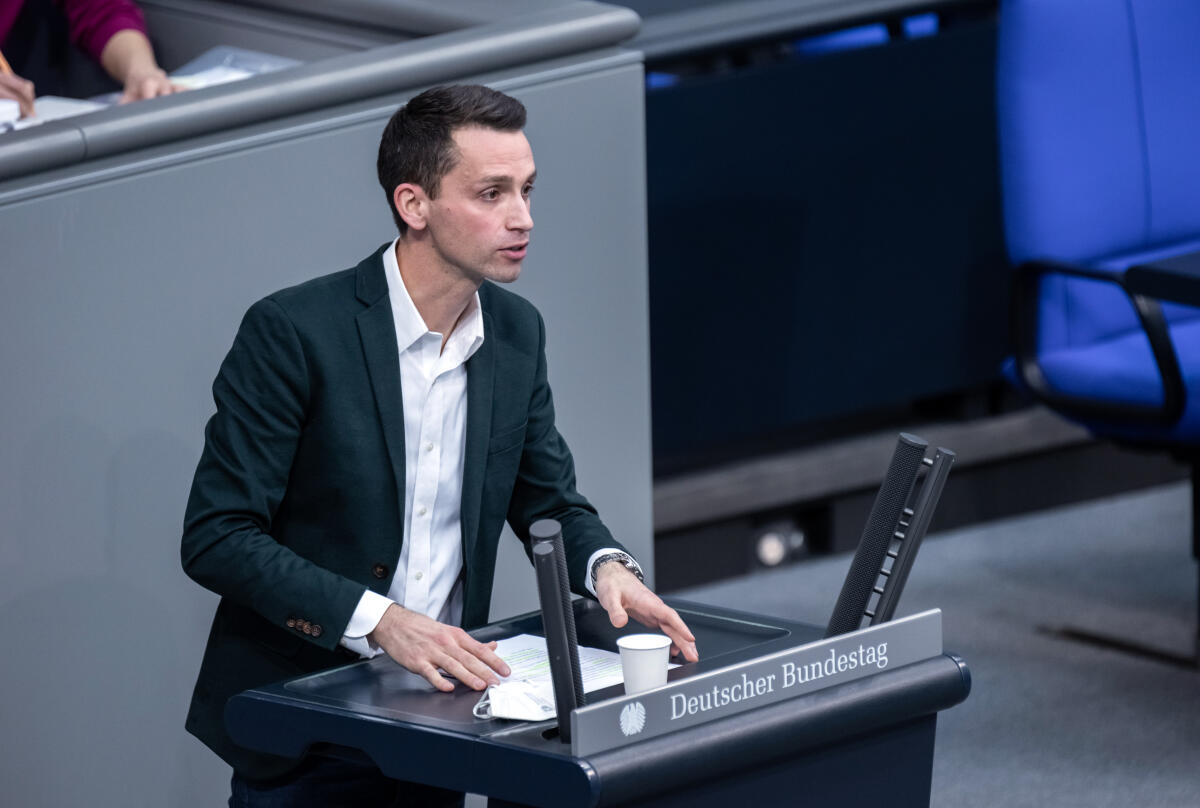 Andreas Audretsch, Bündnis 90/Die Grünen, MdB, hält eine Rede zu TOP 20 „Energiepreise“ im Plenum. Audretsch, Andreas Andreas Audretsch, Bündnis 90/Die Grünen, MdB, hält eine Rede zu TOP 20 „Energiepreise“ im Plenum.
