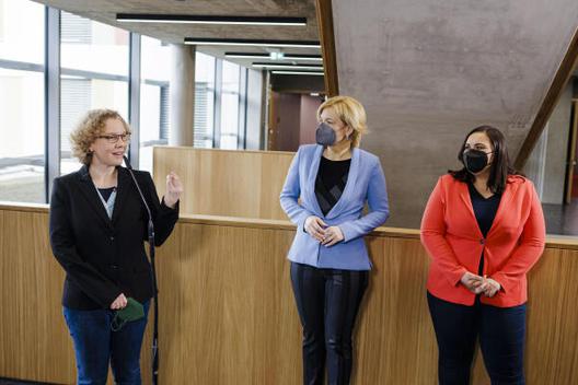 Klöckner, Julia; Verlinden, Julia; Cademartori, Isabell Luisenblock West