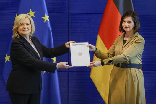Göring-Eckardt, Katrin; Högl, Eva Reichstagsgebäude