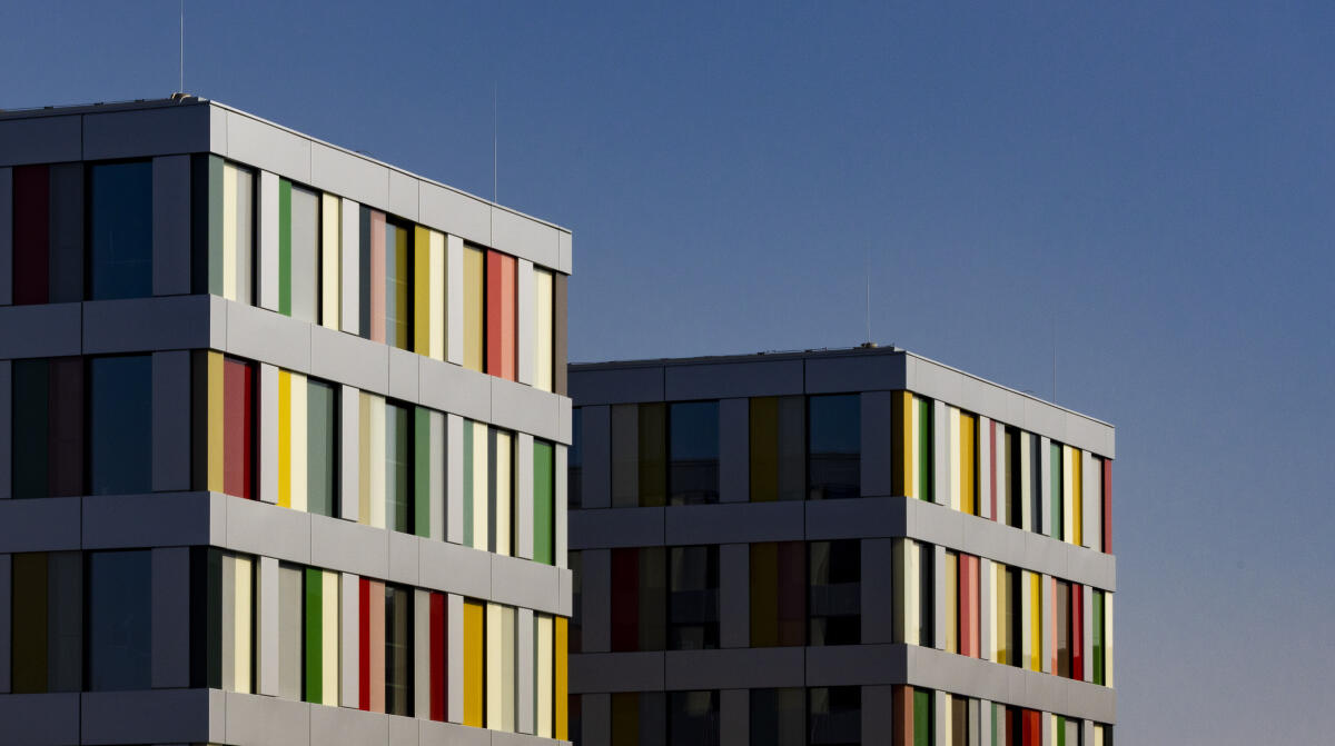 Der Luisenblock, neues Bürogebäude des Deutschen Bundestages in Holzmodulbauweise. Der Luisenblock, neues Bürogebäude des Deutschen Bundestages in Holzmodulbauweise.
