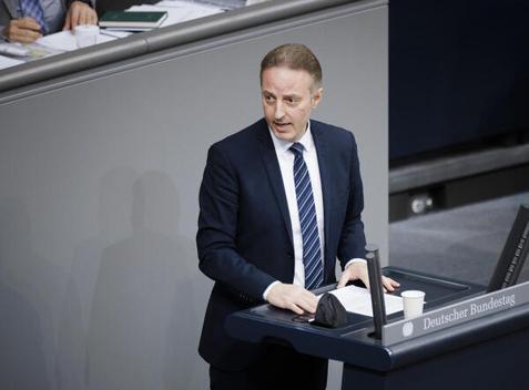Karaahmetoğlu, Macit Reichstagsgebäude, Plenarsaal
