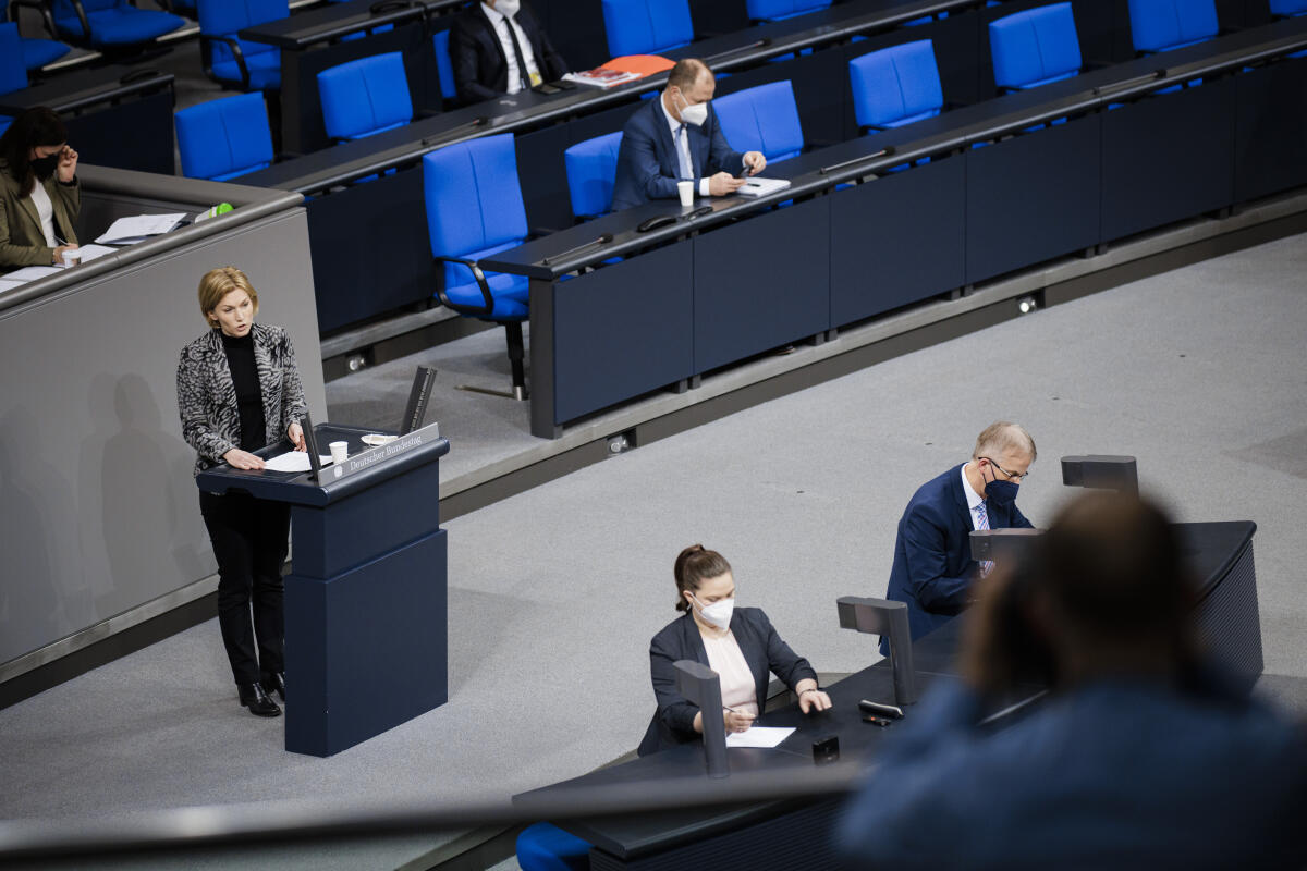Anne König, CDU/CSU, MdB, hält eine Rede zu Top 11 „Heizkostenzuschuss“ im Plenum. König, Anne Anne König, CDU/CSU, MdB, hält eine Rede zu Top 11 „Heizkostenzuschuss“ im Plenum.