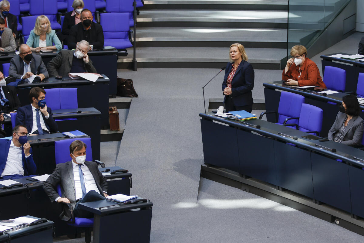 Faeser, Nancy Bundesministerin für Inneres und Heimat, Nancy Faeser, SPD, in der Regierungsbefragung am Mittwoch, 16. März 2022