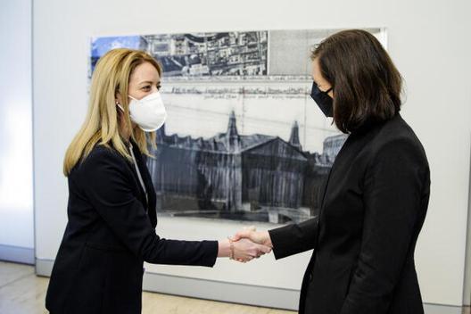 Göring-Eckardt, Katrin; Metsola, Roberta Reichstagsgebäude