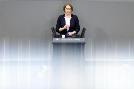 Hierl, Susanne Reichstagsgebäude, Plenarsaal