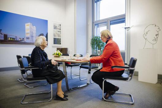 Bas, Bärbel; Friedländer, Margot Reichstagsgebäude, Büro der Präsidentin