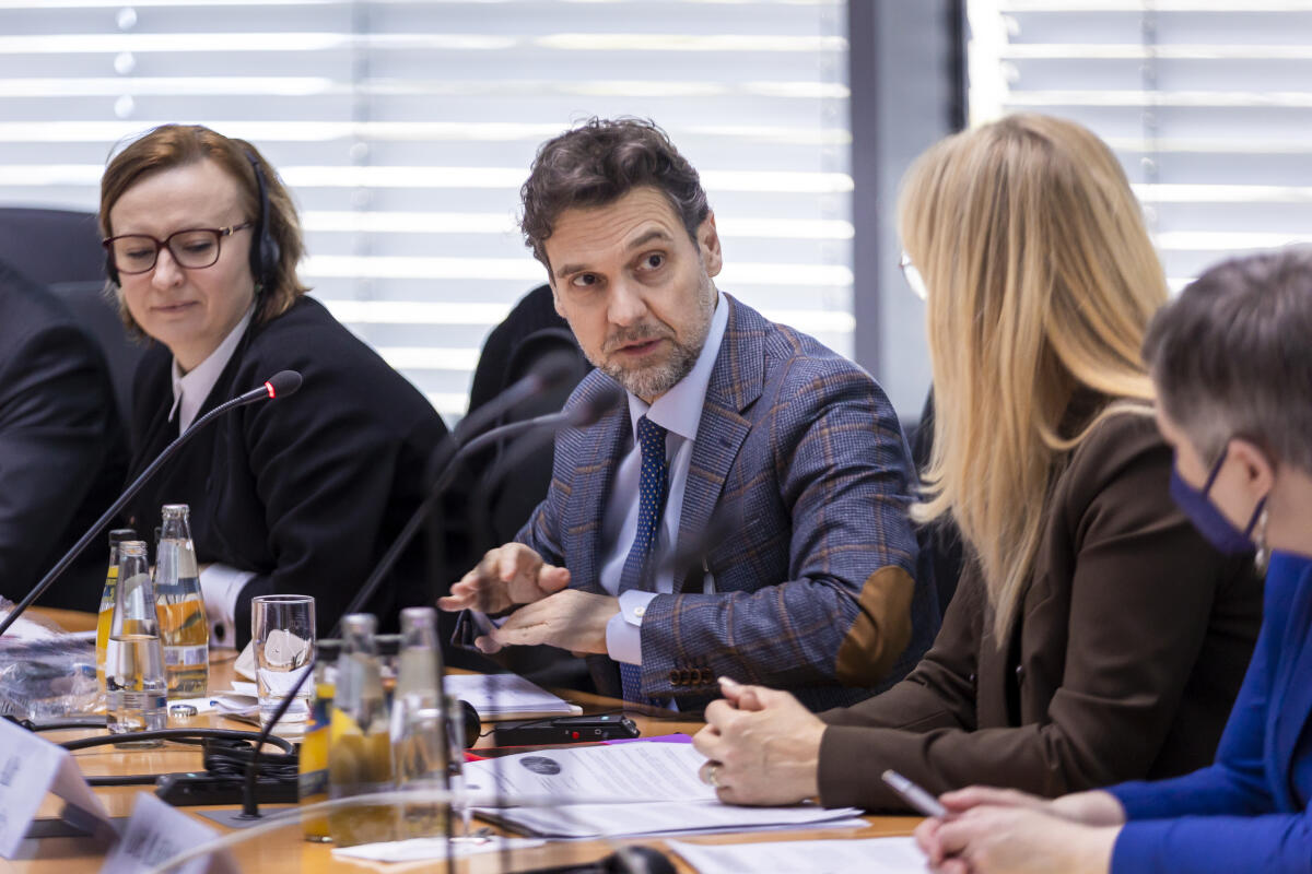 Mecacci, Matteo Der Direktor des Büros für Demokratische Institutionen und Menschenrechte Matteo Mecacci (m) zu Gast im Ausschuss für Menschenrechte und humanitäre Hilfe unter Leitung der Vorsitzenden Renata Alt, FDP, MdB.