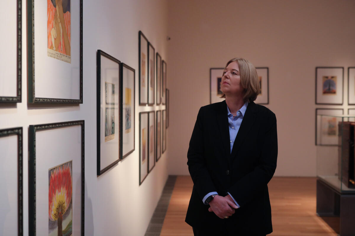 Bas, Bärbel Bundestagspräsidentin Bärbel Bas (im Bild), SPD, MdB, reist zum Tag des Gedenkens an Holocaust und Heldentum nach Yad Vashem und in die Knesset. Hier bei einer Führung durch die Fotografie- und Kunstausstellung der internationalen Holocaust-Gedenkstätte Yad Vashem.