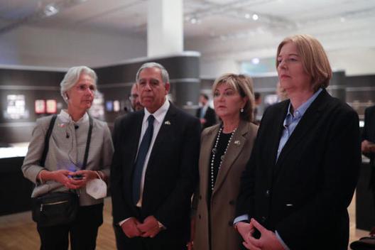 Bas, Bärbel; Levy, Mickey; Levy, Nurit; Wasum-Rainer, Susanne 