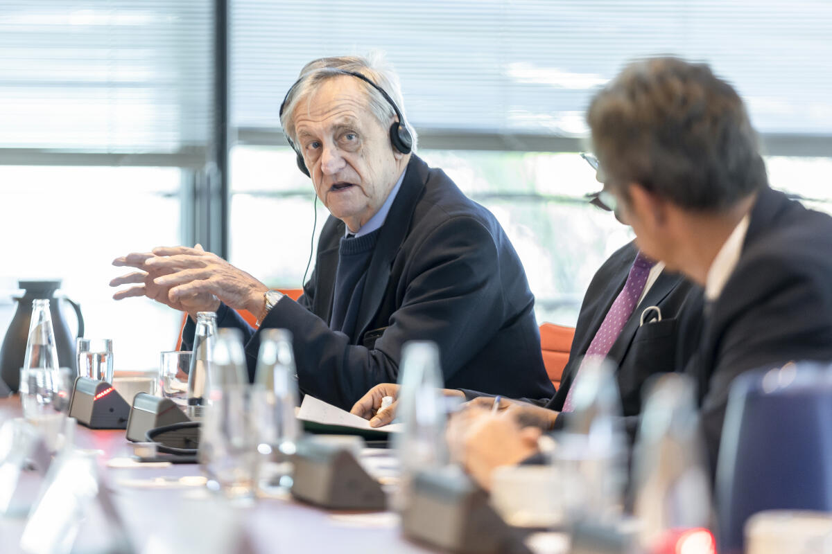 Eine Delegation der Vereinten Nationen unter Leitung des Under-Secretary-General for Peace Operations Jean-Pierre François Renaud Lacroix zu Gast im Ausschuss für wirtschaftliche Zusammenarbeit und Entwicklung.; Hier: Nicholas Haysom (im Bild), Leiter der UNIMISS Mission. Haysom, Nicholas Eine Delegation der Vereinten Nationen unter Leitung des Under-Secretary-General for Peace Operations Jean-Pierre François Renaud Lacroix zu Gast im Ausschuss für wirtschaftliche Zusammenarbeit und Entwicklung.; Hier: Nicholas Haysom (im Bild), Leiter der UNIMISS Mission.