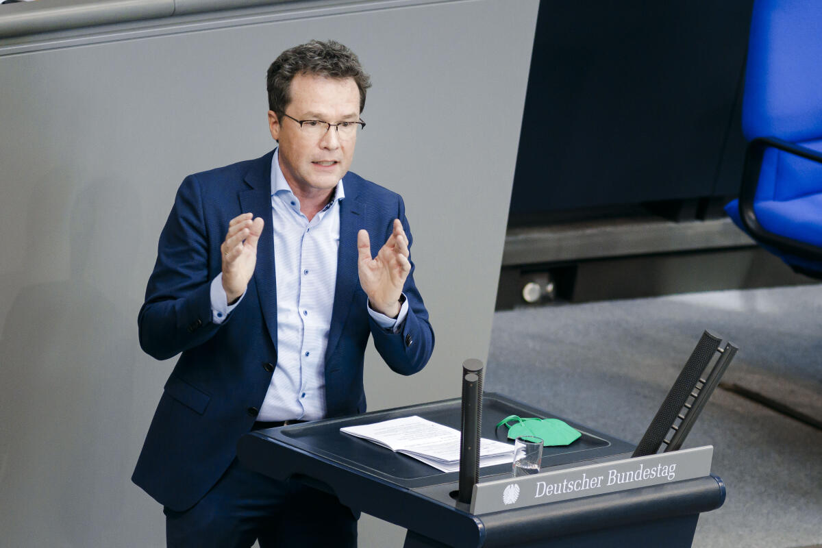 Ebner, Harald Harald Ebner, Bündnis 90/Die Grünen, MdB, hält eine Rede zu TOP 15 „Forcierung der Klimaanpassung“ im Plenum.