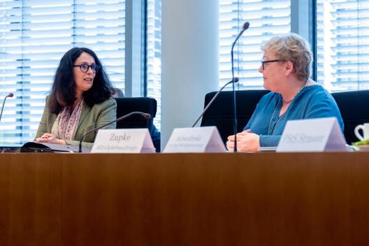 Zupke, Evelyn; Winkelmeier-Becker, Elisabeth Paul-Löbe-Haus, Sitzungssaal