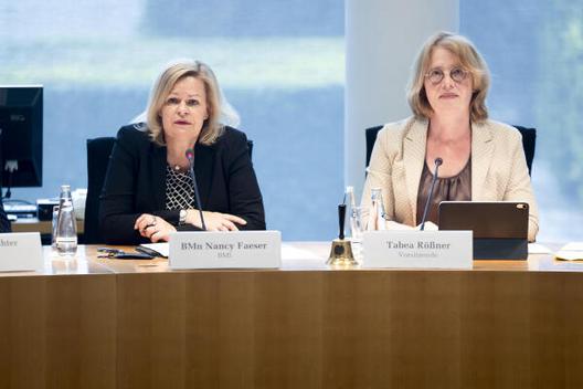 Rößner, Tabea; Faeser, Nancy Paul-Löbe-Haus, Sitzungssaal