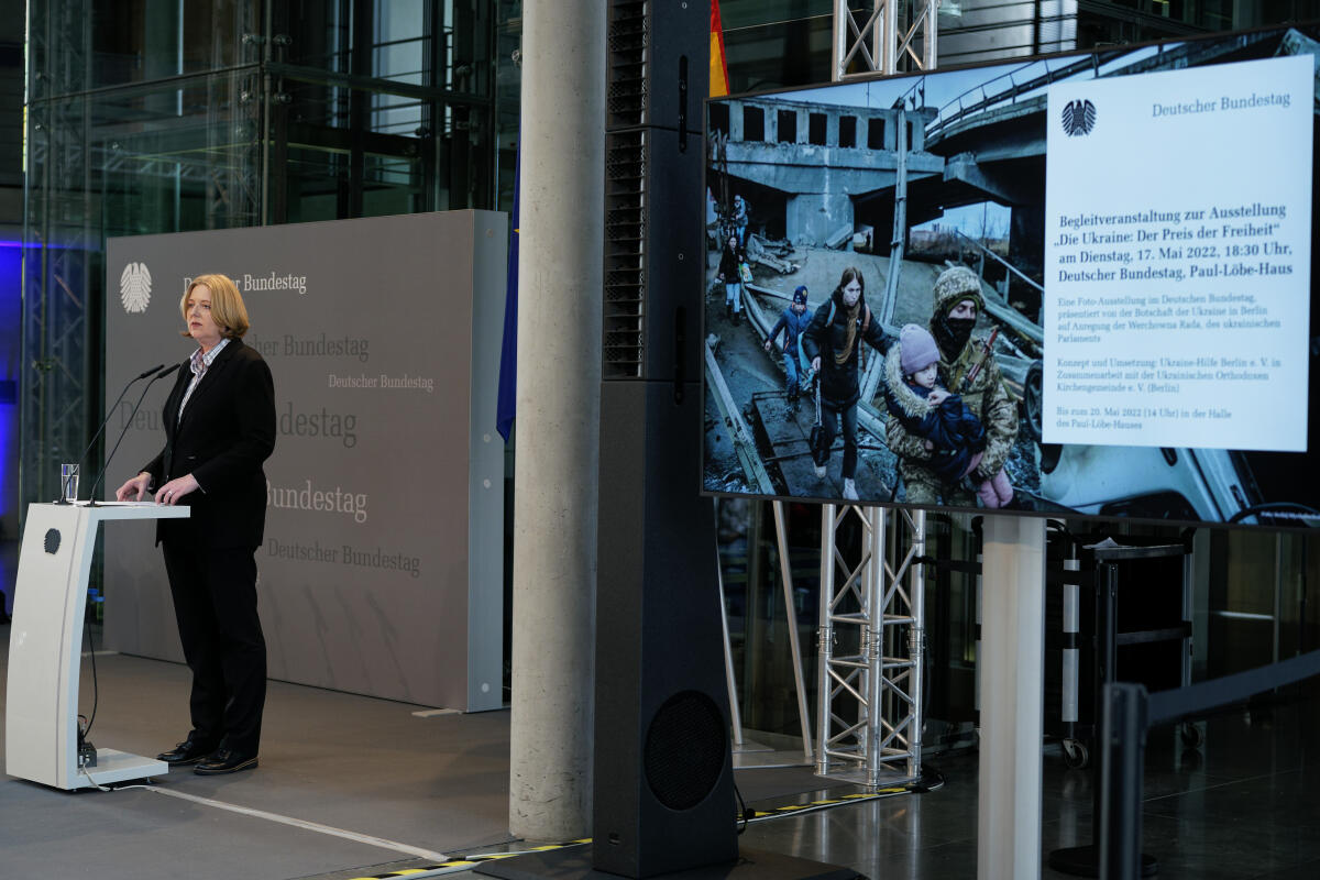 Bas, Bärbel Präsidentin des Deutschen Bundestages, Bärbel Bas, SPD, MdB, hält eine Rede während der Begleitveranstaltung zur Ausstellung „Die Ukraine: Der Preis der Freiheit".